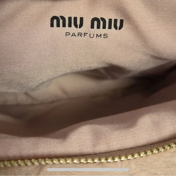 New in Box Rare Miu Miu Parfums GWP Larger Blush Faux Fur Clutch w/Gold Hardware - Picture 10 of 12